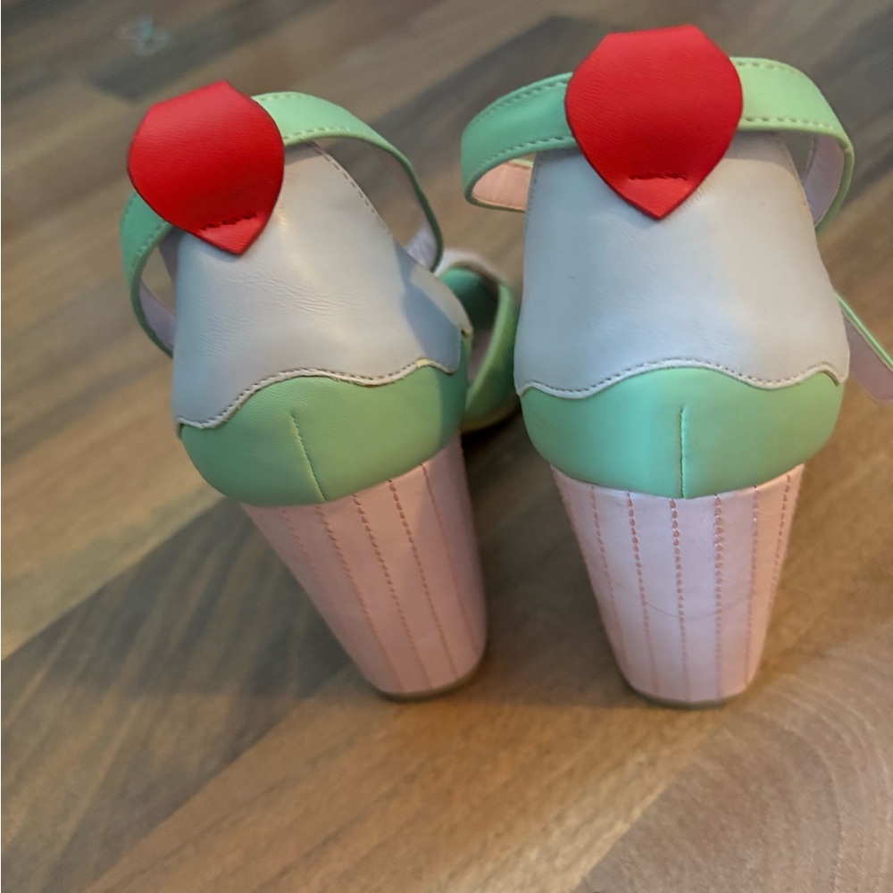 Iron Fist Cupcake Heart Sandals - Picture 3 of 3